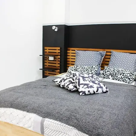 Lucky, Centre-ville, A 10 Min A Pied Des Plages Et Juan Les Pins 公寓 *