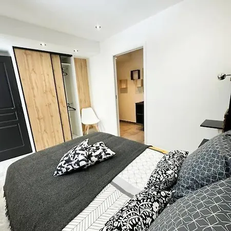 Lucky, Centre-ville, A 10 Min A Pied Des Plages Et Juan Les Pins *